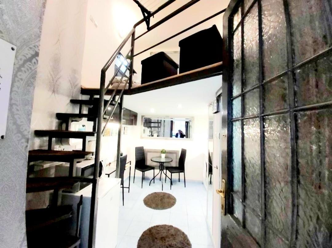 Like Studio City Centrum, Wifi, Terrace Budapest Exterior foto