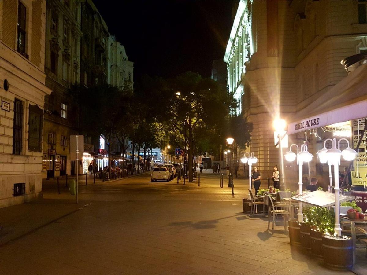 Like Studio City Centrum, Wifi, Terrace Budapest Exterior foto