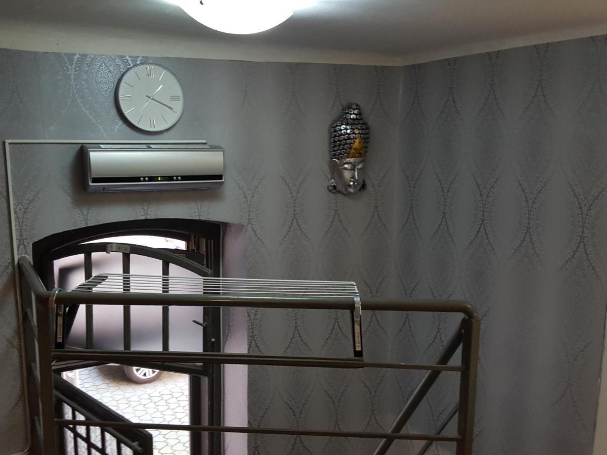 Like Studio City Centrum, Wifi, Terrace Budapest Exterior foto