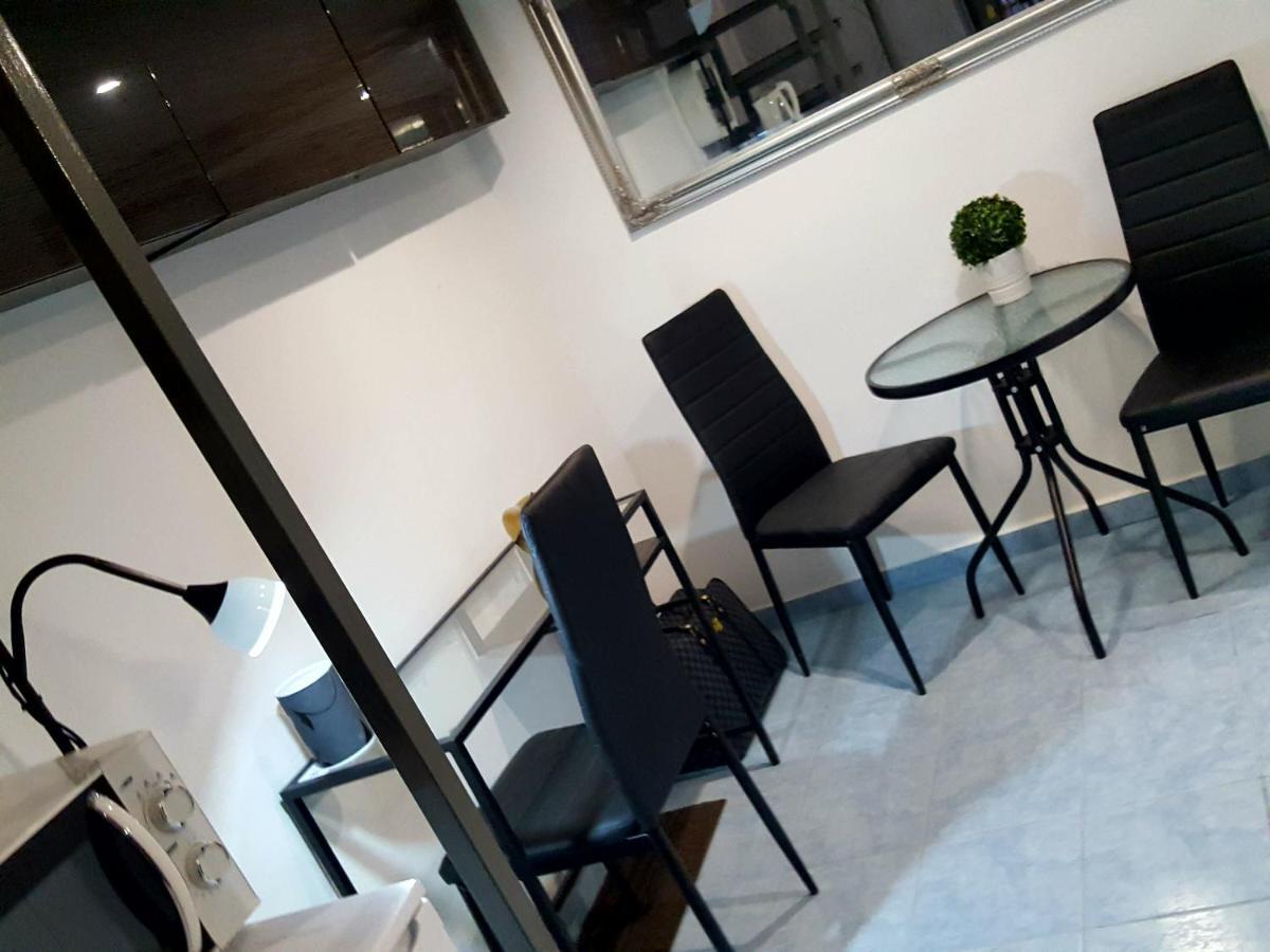 Like Studio City Centrum, Wifi, Terrace Budapest Exterior foto
